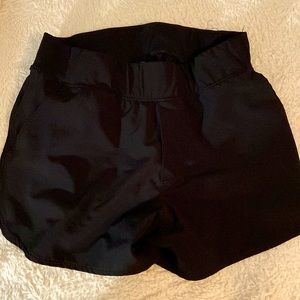 Shorts with zipper on the back